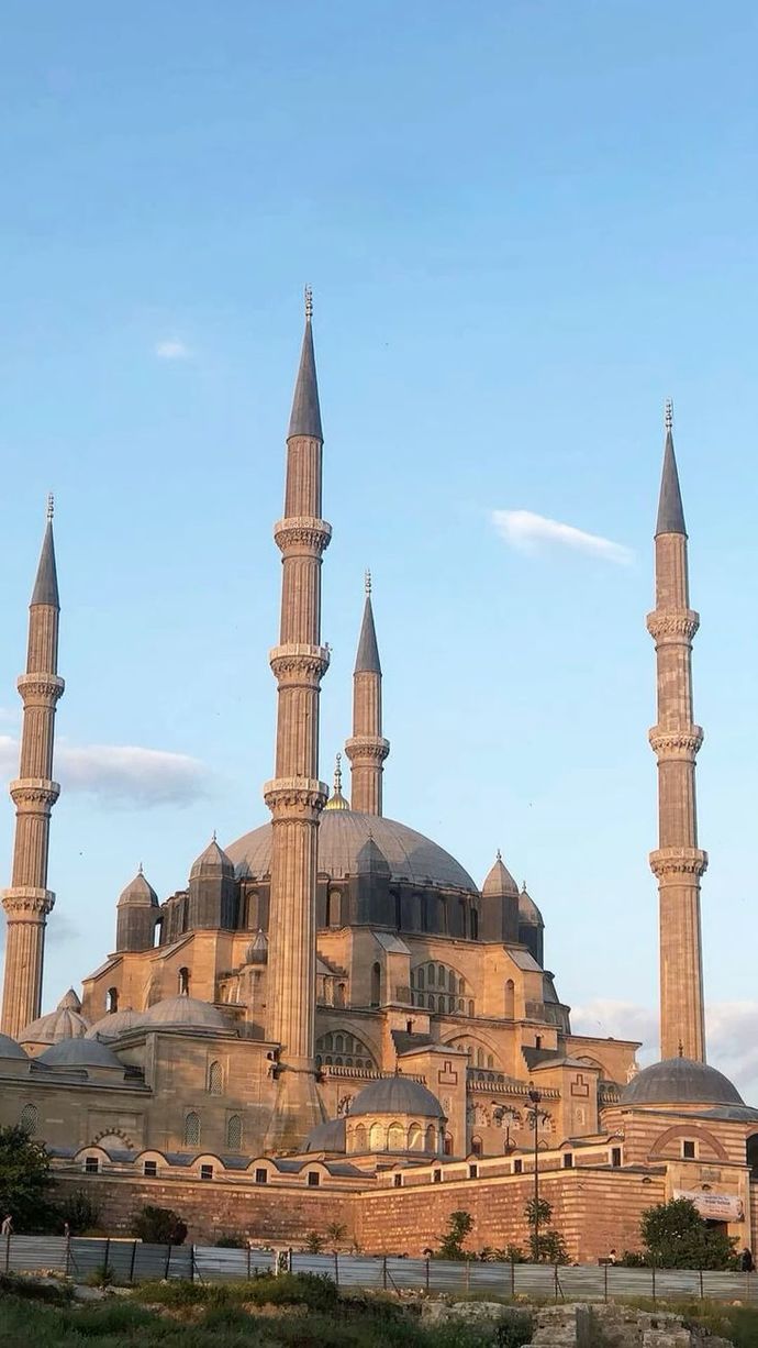 İlber Ortaylının görülmesi gerektiğini söylediği yapılardan hangisini gördünüz?