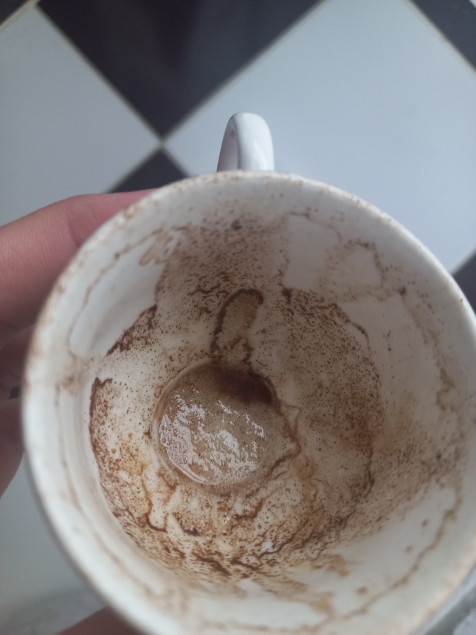 Falımdaki rezillik saka mi yoksa bi anlamı var mı?