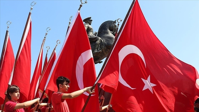 Bugün 19 Mayıs Atatürk'ü Anma, Gençlik ve Spor Bayramı! 🇹🇷 Bu önemli günle ilgili neler söylemek istersin?