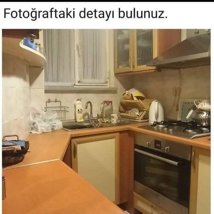 Fotoğraftaki detayı gören oldu mu?