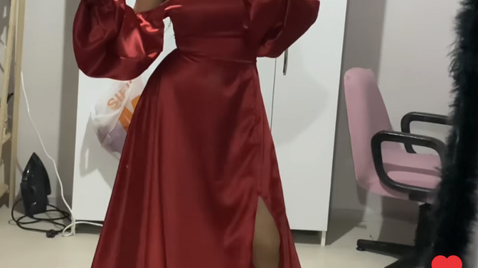 Elbise dikebilecek olan var mı?