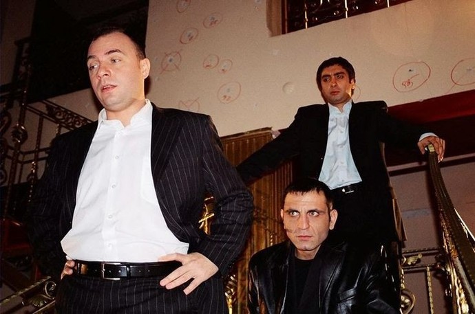 Kurtlar Vadisi dizisini izlemeyen erkekten adam olmaz mı?