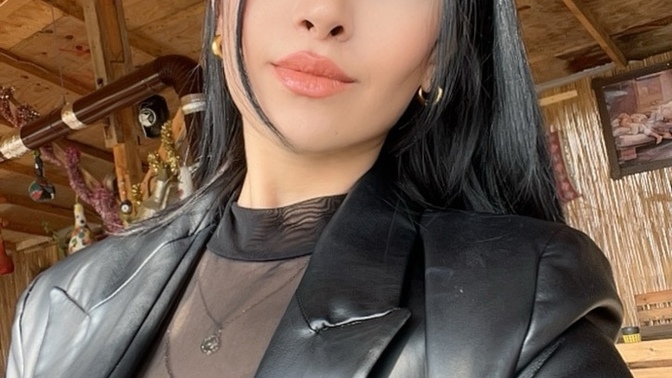 Saçlarım siyah mı kalmalı yoksa kahverengi, daha doğal bi renk mi yapmalıyım?