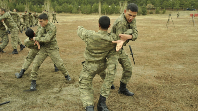 Askerlere merhamet vatana ihanet midir? Böyle bir laf var askerlerin durmadan çalıştırılması gerektiğini söyleyen? Katılır mısınız?
