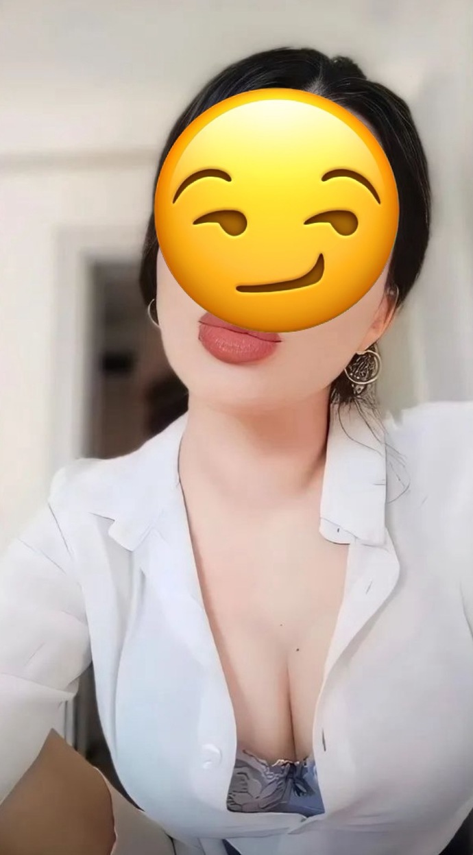 Bugun dışarıya böyle cıktım diye eşim ile kavga ettik ne var ki bunda sanki?