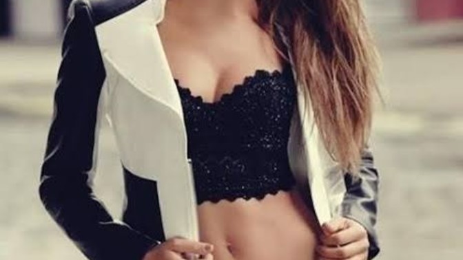 Seksi görünmeniz için vücudunuzu gösterecek kıyafetler giymeniz şart mı?