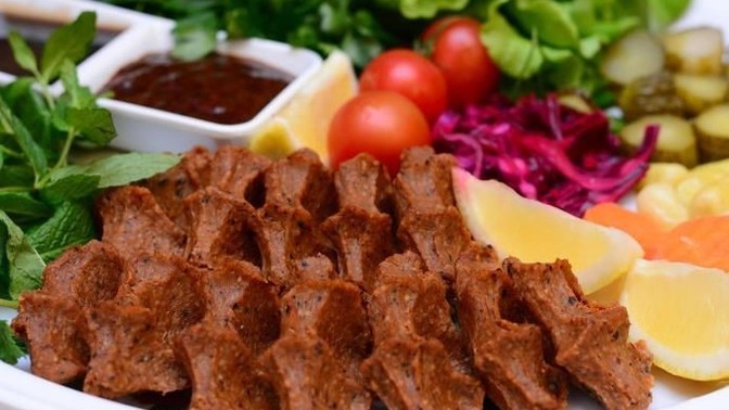 Çiğ köfte mi, mercimek köftesi mi?