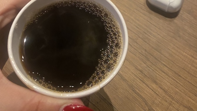 Kimler kahvesini içti bitirdi?