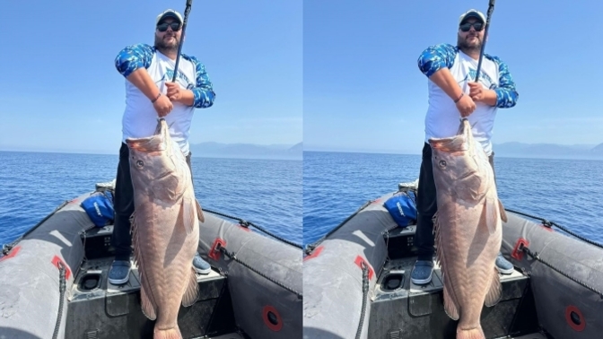 Hatay'da evlilik yıldönümünde denize açıldılar, 40 kg ağırlığında balık yakaladılar! Evlilik yıldönümü için güzel bir aktivite mi?