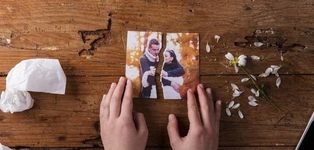 Eski sevgilinizden kalan eşyaları saklar mısınız?