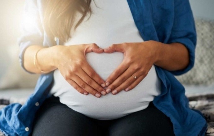 Anne karnındaki bebek annenin duygularını hisseder mi?