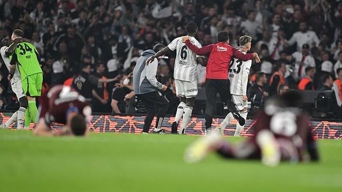Beşiktaşlılar burada mı?