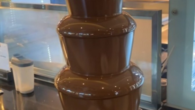 Size çikolata şelalesi hediye etsem ne yapardınız?