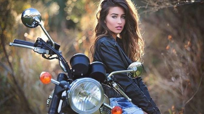 Yeni 1.200'lük motor aldım, küçüklükten beri motorlara ilgim var. Herkes garipsiyor, kadın motorcu olamaz mı?