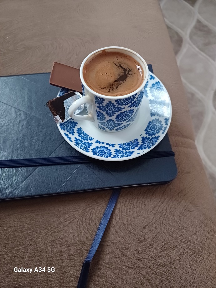 Kimler benimle birlikte sabah kahvesi içmek ister?