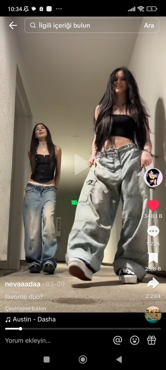 Bu tarz pantolanlar neden turkıyede yok?