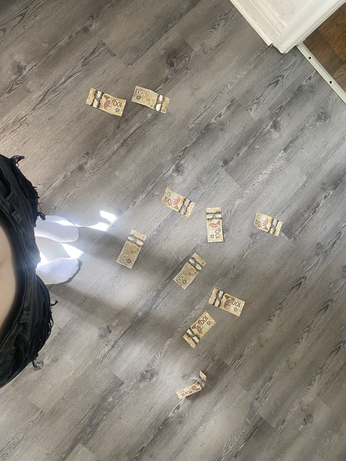 Hediye olarak para veren sevgili doğru kişi midir?