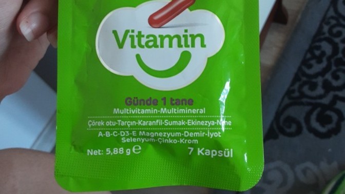 Merhabalar benim tiroidim biraz yüksek yani az calisiyor. Bu vitamini aldım kullanabilir miyim?