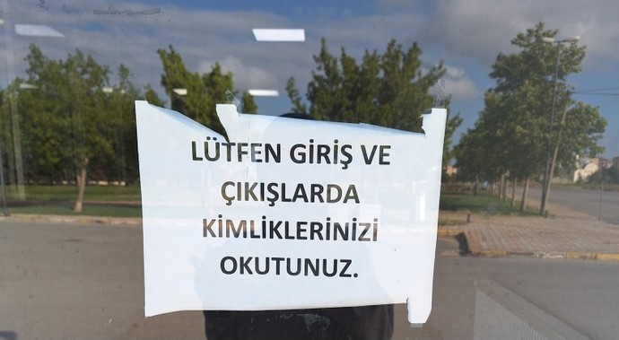 Üstünüzde kimlik taşıyor musunuz?