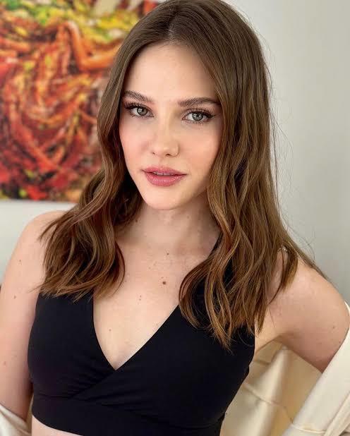 Barbara palvin güzel mi yoksa sıradan mı?