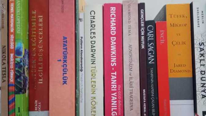 Kardeşimin ateist olduğundan şüpheleniyorum onu nasıl iyileştirebilirim?