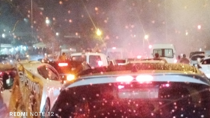 Trafikte alakasız konvaya karışıp korna çaldımız mı hiç?