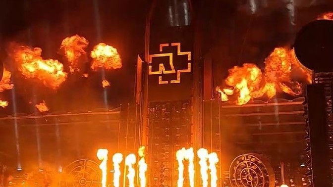 Şu anda şans olsaydı hangi grubun konser alanında olmayı isterdin?