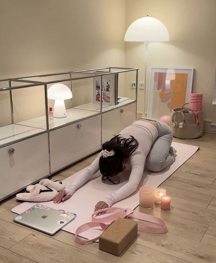Esve yoga yapmak için hangi ekipmanlara ihtiyacın olduğunu biliyor musun?