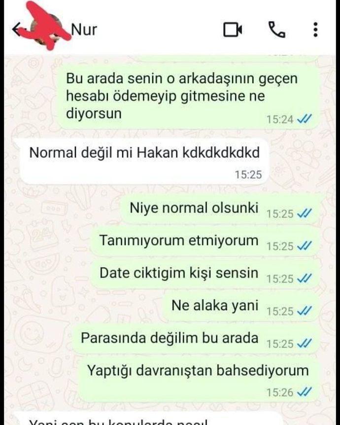 Erkek dateye çıktığı zaman kızın arkadaşları da olsa hesabı ödemeli mi?