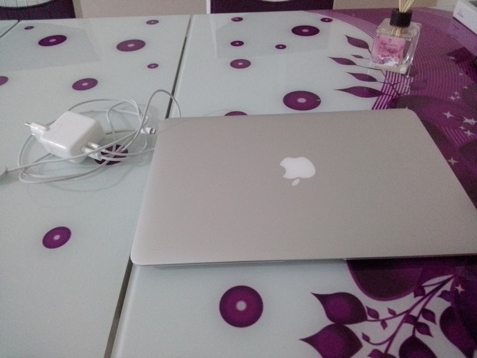Kuzenim bana Apple laptop hediye etti nasıl  sizce? Sizin de böyle kuzenleriniz var mı?