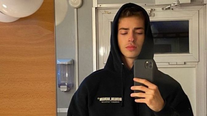 22 yaşında bir erkeğin Instagram'dan takipçi kasması çok çocukça değil mi?