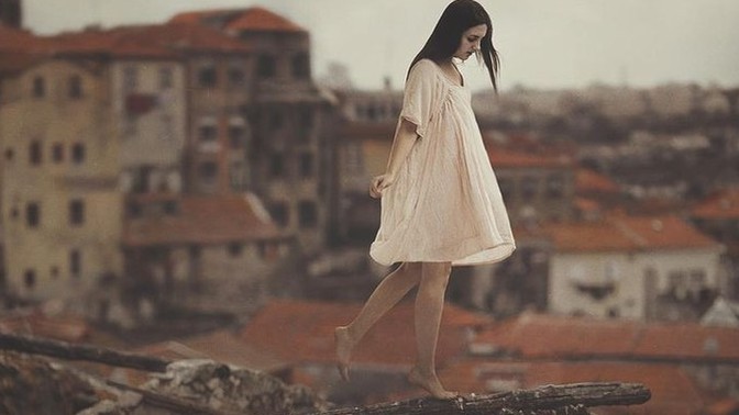 Sizi zerre kadar bile haketmeyen insanlara cömertçe değer vererek değersizleştiniz mi hiç hayatta?
