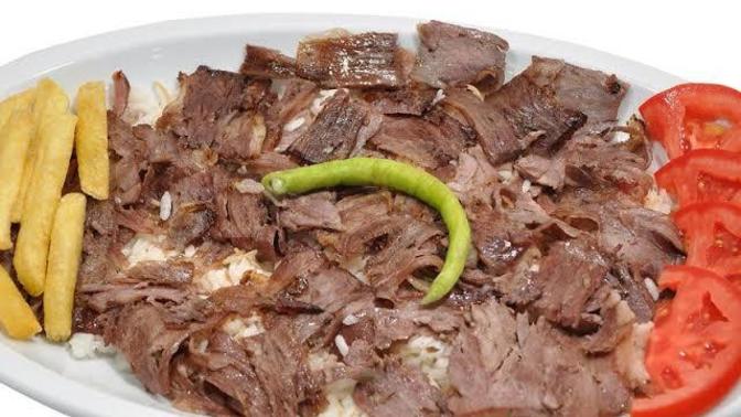 Pilav üstü et döner varken İskender yer misiniz?