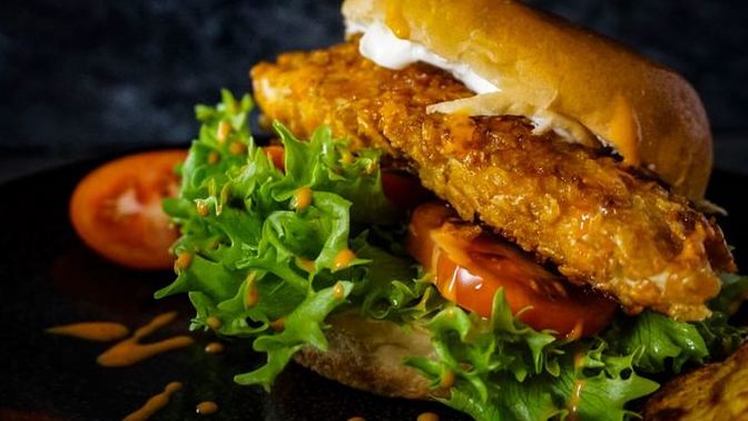 Tavuk burgerin yanına neler hazırlanabilir misafire?