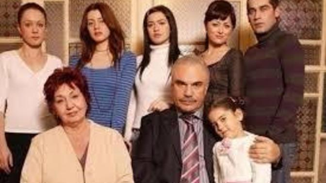 Evde tek yaşamak mı güzel? Aile bireyleriyle mi?