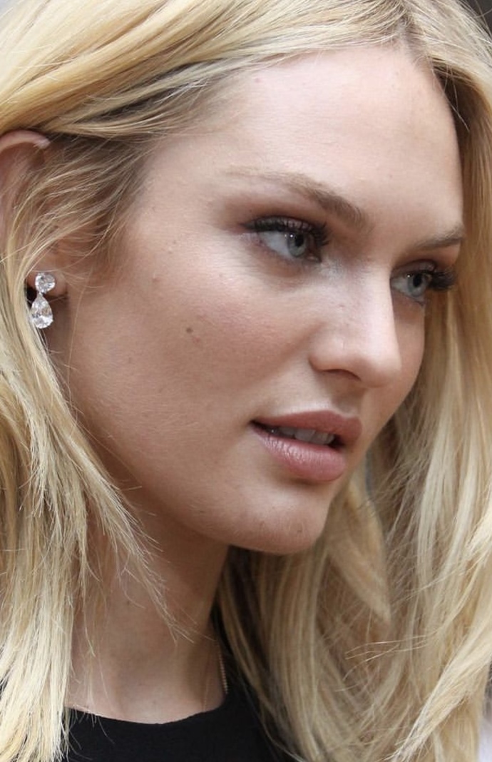 Candice swanepoelin bile bıyıkları var?