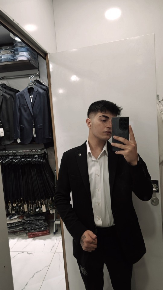 Takım elbise uydu mu?