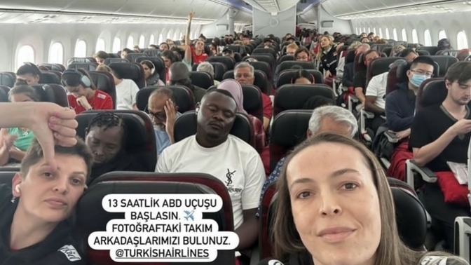 Kadınlar Türkiye Milli Voleybol takımı neden economi class da yolculuğa mahkum edildi?