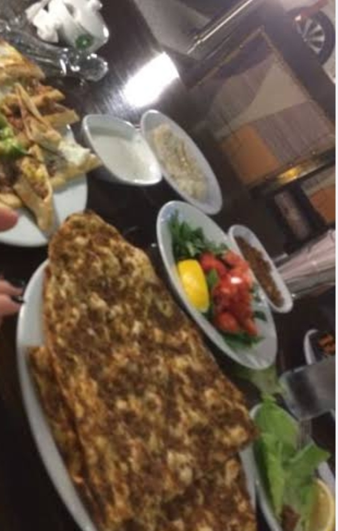 Sırf enisteniz kilo almasın diye başka adamlarla yemeğe çıkıyorum, sizce bir gün kıymetimi anlar mı?