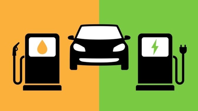 Yakıtla giden araba mı yoksa elektirkle giden araba mı?
