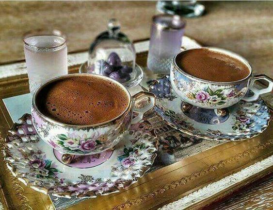 Türk kahvesinin yanında su mu yoksa soda mı tercih edersiniz?