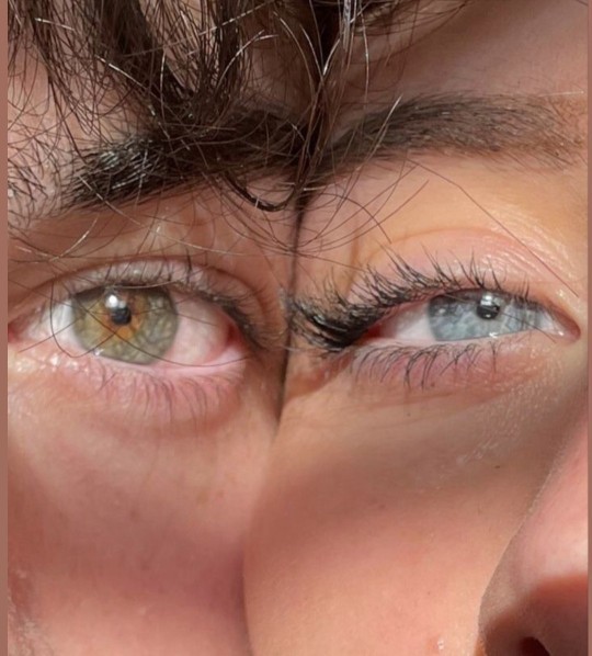 Sevgilisiyle fotoğraf paylaşanları kıskandığınız oluyor mu😂?