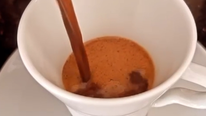 Sabah sabah bu müthiş köpüklü kahveme ortak olacak sevgiliyi nerede bulabilirim?