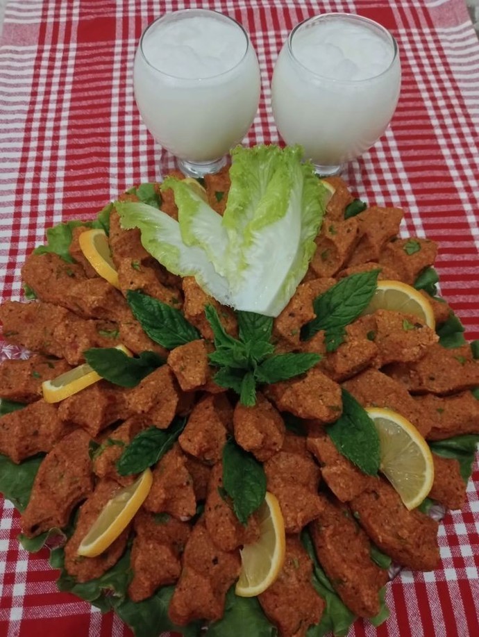 İçli köfte mi yoksa çiğ köfte mi?