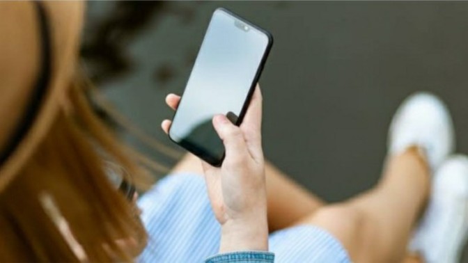 Telefonum durduk yere kapandı açılmıyor, ne yapmalıyım?