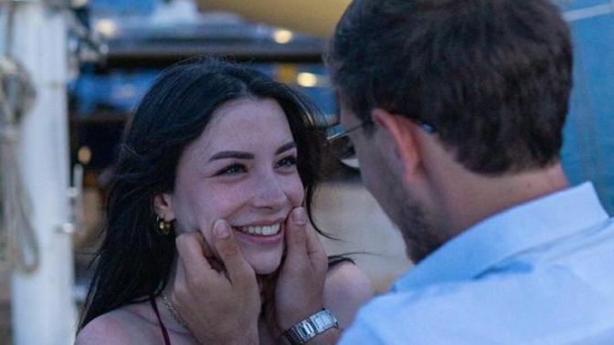 Hoşlandığınızı hemen belli eder misiniz?