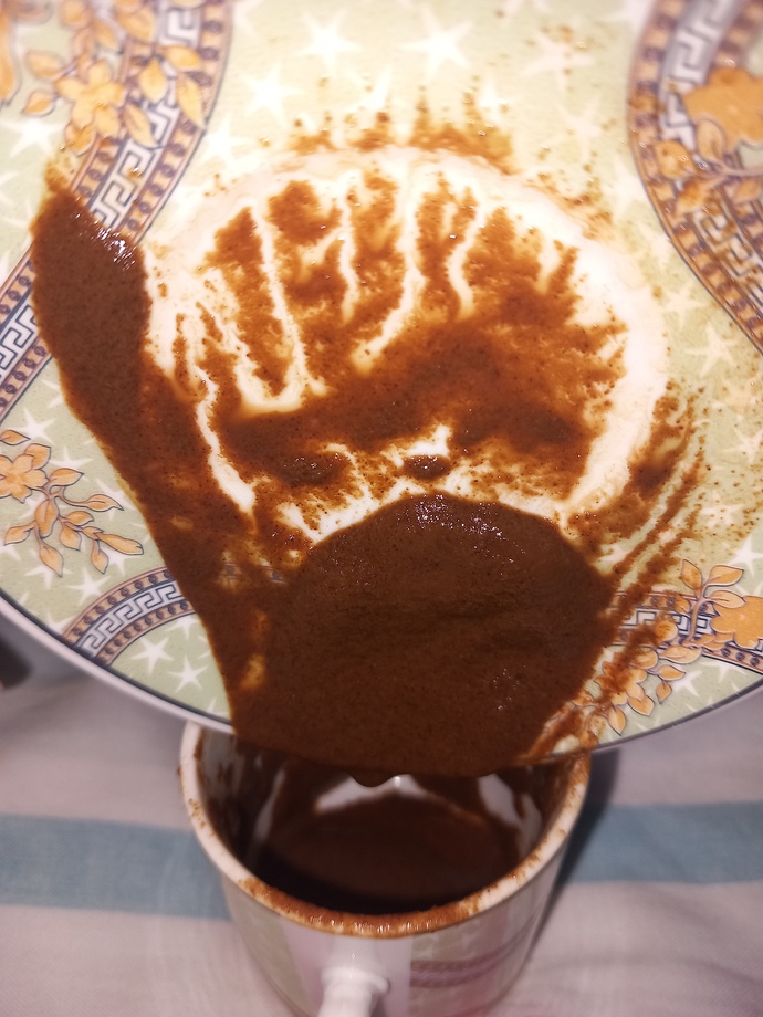 Arkadaslar falima bakar misiniz?