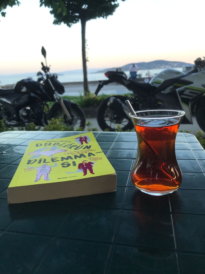 Şu an hangi kitabı okuyorsun?