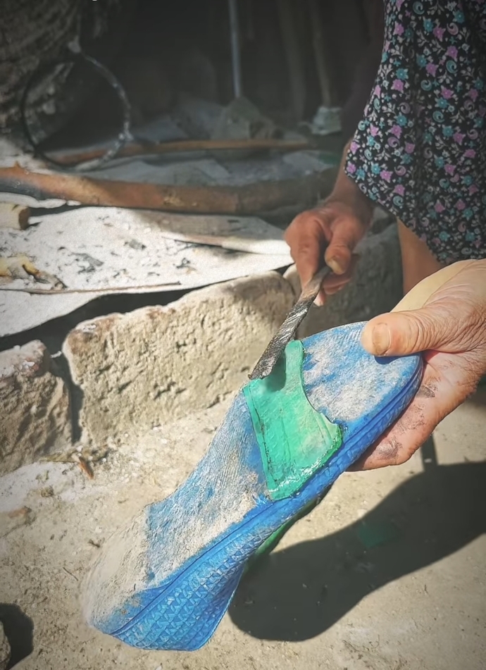 Eskiden yokluk vardı mutluyduk şimdi mutlu muyuz?