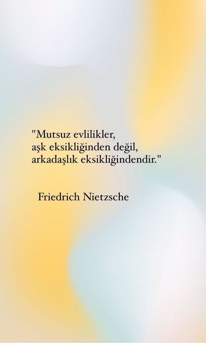 Mutsuz evlilikler sizce aşk eksikliğinden değilde arkadaş eksikliğinden mi?